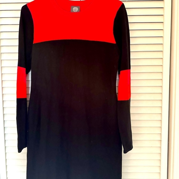Vince Camuto Dresses & Skirts - Vince Camuto long sleeve dress large
Dresses are Baackkk!!